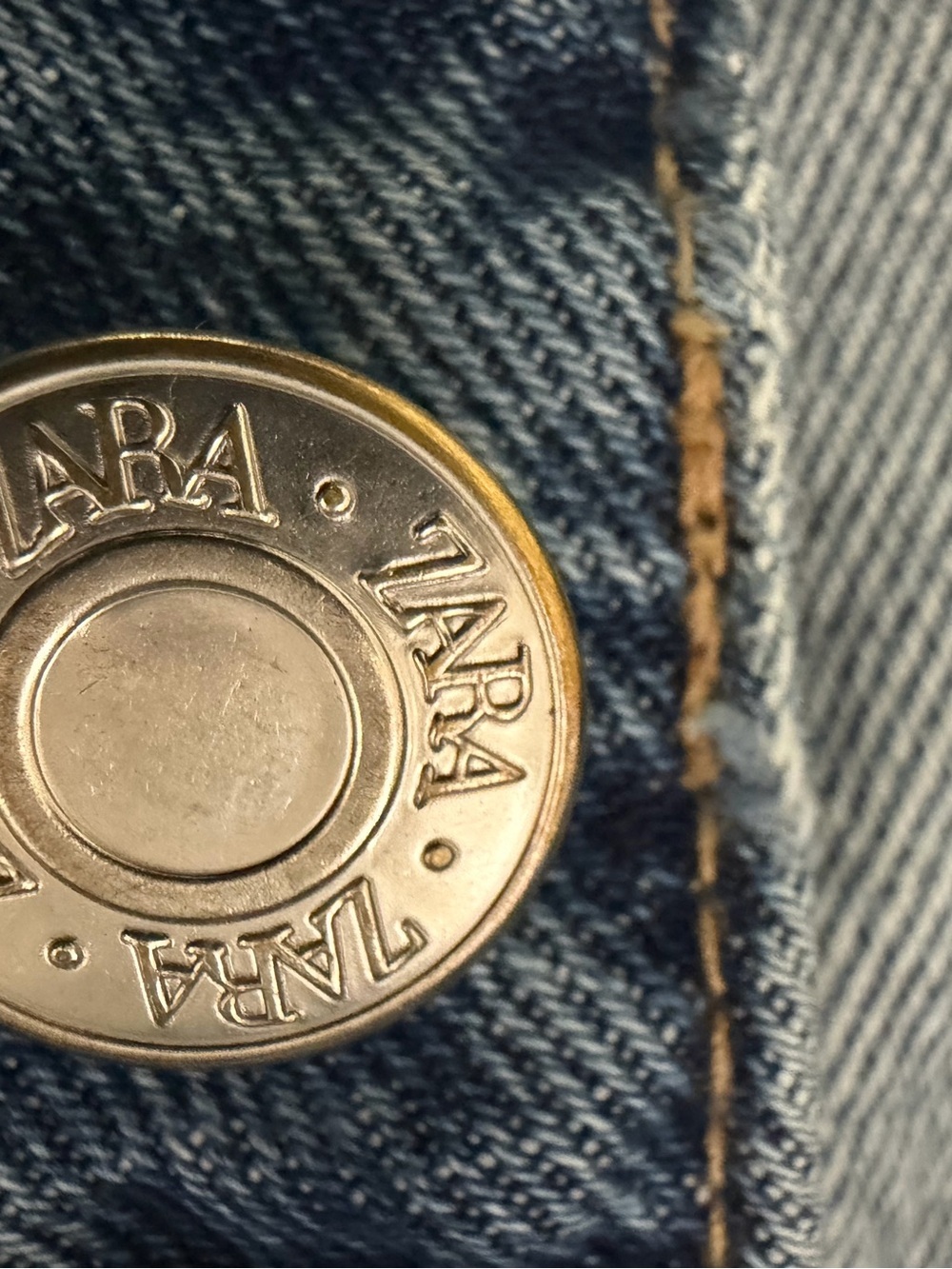 Jean ZARA Distressed Straight Leg Jeans Women’s US 8 (EUR 40) Blue Denim Classic - Picture 5 of 8